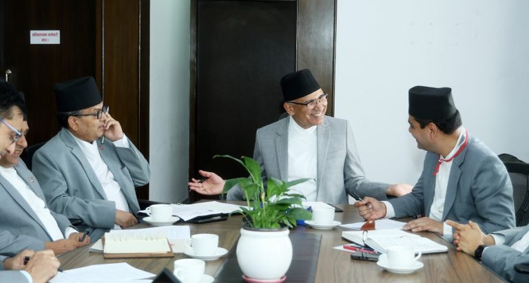 भक्तपुरमा वीर अस्पताल निर्माण गर्ने विषयमा छलफल