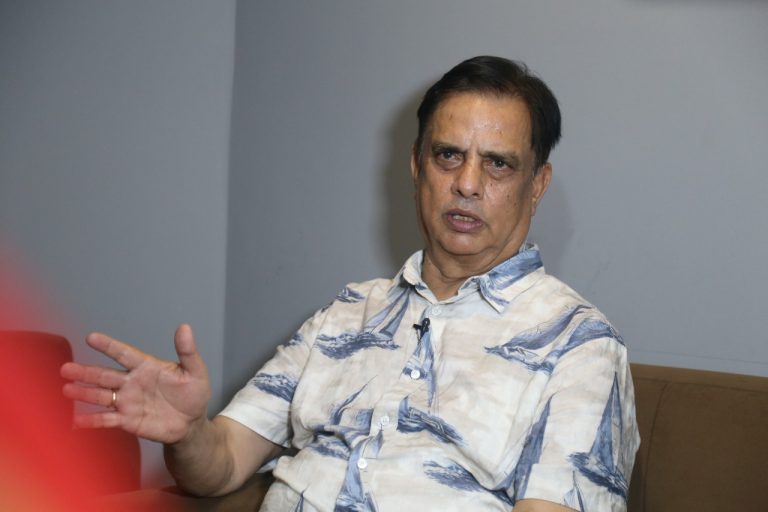 अन्तर्वार्ताः राजनीतिमा आउने सोच छैन, युवालाई छाड्ने होः हरिवंश आचार्य