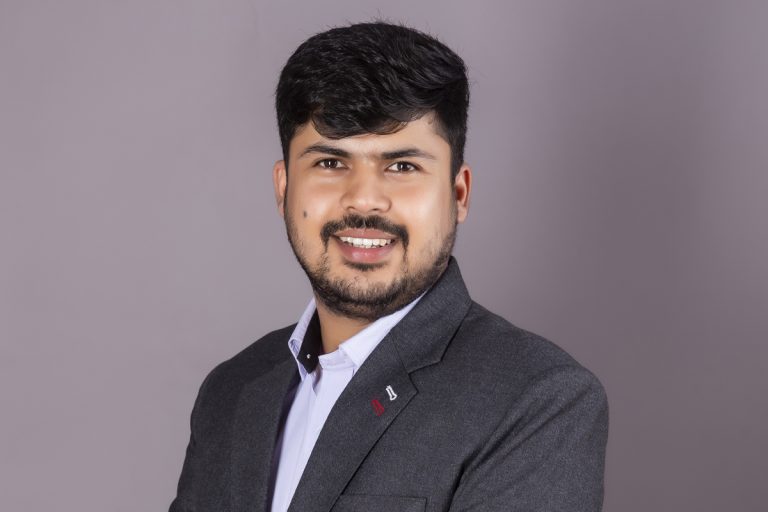 रेडियोको प्राविधिकदेखि फोटो पत्रकारितासम्मको लामो यात्रा