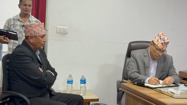 भोटेकोशी विपत्तिमा सम्पर्कविहीन ओखलढुंगेलीको खोज तथा उद्धारका लागि गृहसचिवको ध्यानाकर्षण